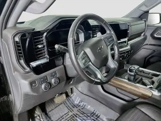 Chevrolet Silverado 1500 2023 4x4 RST cabina tripulante 4 puertas 5.8 ft SB