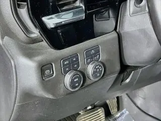 Chevrolet Silverado 1500 2023 4x4 RST cabina tripulante 4 puertas 5.8 ft SB