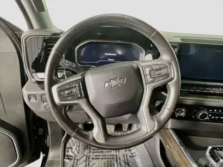 Chevrolet Silverado 1500 2023 4x4 RST cabina tripulante 4 puertas 5.8 ft SB