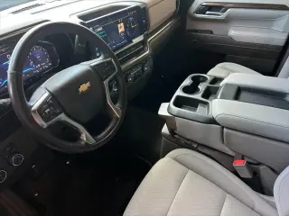 Chevrolet Silverado 1500 2023 4x4 LT 4dr Crew Cab 5.8 ft. SB con 1LT