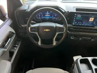 Chevrolet Silverado 1500 2023 4x4 LT 4dr Crew Cab 5.8 ft. SB con 1LT
