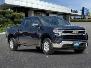 Chevrolet Silverado 1500 2023 4x4 LT 4dr Crew Cab 5.8 ft. SB con 1LT