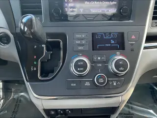 Toyota Sienna 2015 XLE 7-Pasajero Asiento Auto Acceso 4dr Mini-Van
