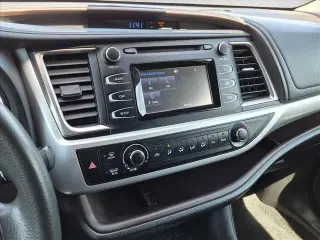 Toyota Highlander 2019 LE 4dr SUV (2.7L I4)