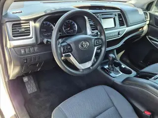 Toyota Highlander 2019 LE 4dr SUV (2.7L I4)