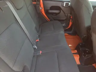 Jeep Wrangler Unlimited 2018 4x4 Sport 4p SUV (lanciamiento de mitad de año)