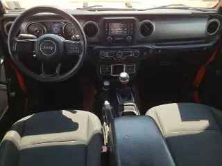 Jeep Wrangler Unlimited 2018 4x4 Sport 4p SUV (lanciamiento de mitad de año)