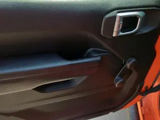 Jeep Wrangler Unlimited 2018 4x4 Sport 4p SUV (lanciamiento de mitad de año)
