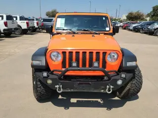 Jeep Wrangler Unlimited 2018 4x4 Sport 4p SUV (lanciamiento de mitad de año)