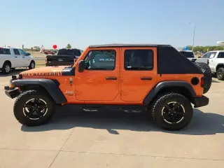 Jeep Wrangler Unlimited 2018 4x4 Sport 4p SUV (lanciamiento de mitad de año)