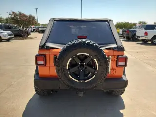 Jeep Wrangler Unlimited 2018 4x4 Sport 4p SUV (lanciamiento de mitad de año)