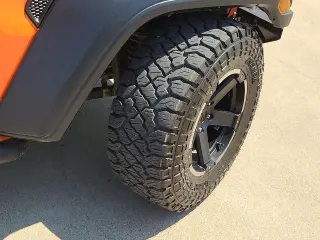 Jeep Wrangler Unlimited 2018 4x4 Sport 4p SUV (lanciamiento de mitad de año)