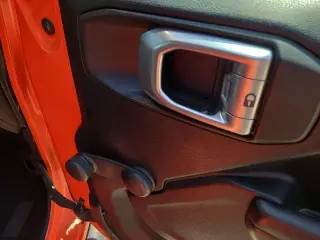 Jeep Wrangler Unlimited 2018 4x4 Sport 4p SUV (lanciamiento de mitad de año)