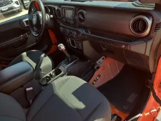 Jeep Wrangler Unlimited 2018 4x4 Sport 4p SUV (lanciamiento de mitad de año)