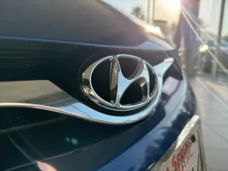 Hyundai ELANTRA 2016 SE 4dr Sedan 6M (US)
