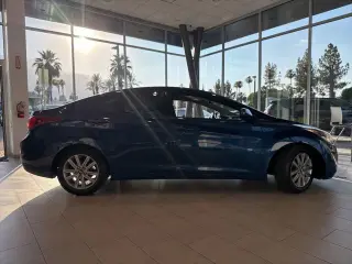 Hyundai ELANTRA 2016 SE 4dr Sedan 6M (US)