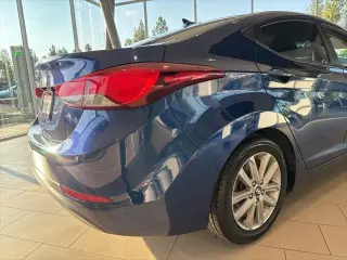 Hyundai ELANTRA 2016 SE 4dr Sedan 6M (US)