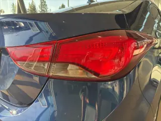 Hyundai ELANTRA 2016 SE 4dr Sedan 6M (US)