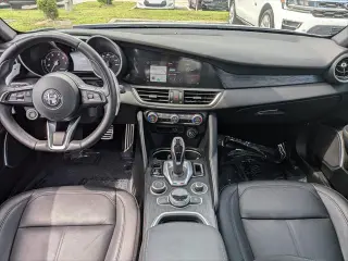 Alfa Romeo Giulia 2023 Sprint 4dr Sedán