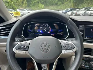 Volkswagen Jetta 2023 SE 4p Sedana