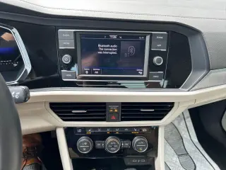 Volkswagen Jetta 2023 SE 4p Sedana
