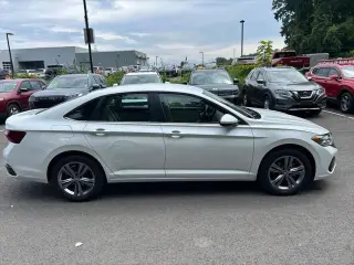Volkswagen Jetta 2023 SE 4p Sedana