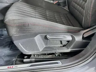 Volkswagen Jetta 2019 GLI S 4dr Sedán 7A