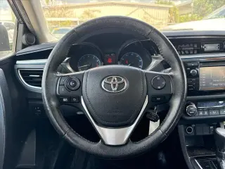 Toyota Corolla 2015 S 4dr Sedán