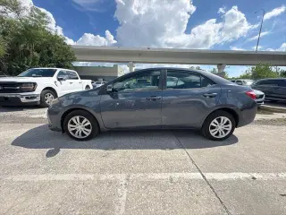 Toyota Corolla 2015 S 4dr Sedán