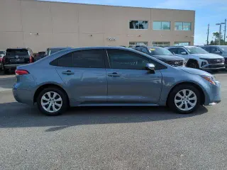 Toyota Corolla 2024 LE 4p Sedana
