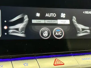 Genesis GV70 2024 AWD 2.5T Estándar 4p SUV