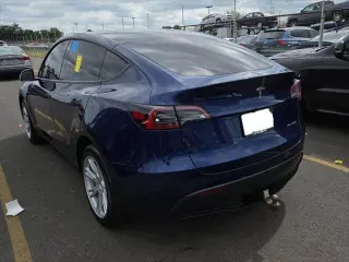 Tesla Model Y 2023 AWD Long Range 4dr Crossover