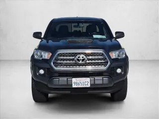 Toyota Tacoma 2017 4x2 TRD Sport 4dr Doble Cabina Doble 5.0 ft SB