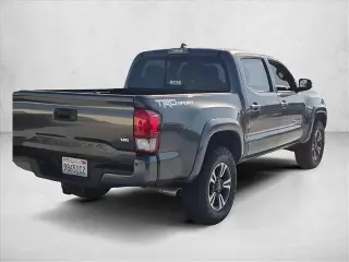 Toyota Tacoma 2017 4x2 TRD Sport 4dr Doble Cabina Doble 5.0 ft SB