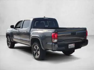 Toyota Tacoma 2017 4x2 TRD Sport 4dr Doble Cabina Doble 5.0 ft SB