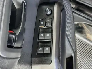 Toyota Tacoma 2023 4x2 SR5 V6 4p Doble Cabina 5.0 ft SB