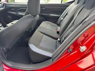 Nissan Versa 2025 SV 4dr Sedãn