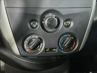 Nissan Versa 2016 1.6 SV Sedán de 4 puertas
