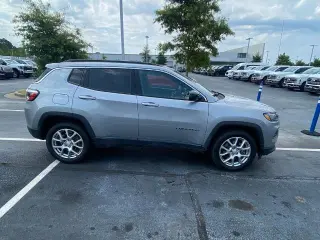 Jeep Compass 2024 4x4 Latitude Lux 4dr SUV