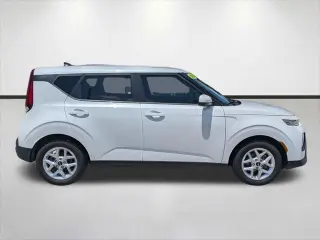 Kia Soul 2022 LX 4dr Crossover CVT