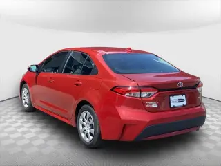 Toyota Corolla 2021 LE Sedán 4 puertas