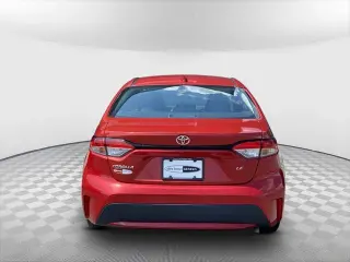 Toyota Corolla 2021 LE Sedán 4 puertas