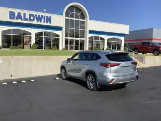 Toyota Highlander 2022 AWD Platinum SUV 4p.