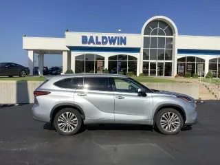 Toyota Highlander 2022 AWD Platinum SUV 4p.