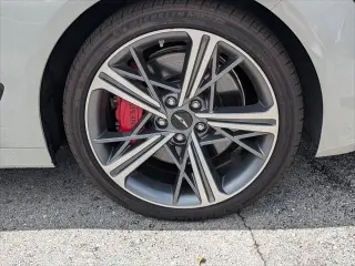 Genesis G70 2025 3.3T Sport Advanced 4dr Sedán