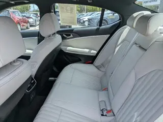 Genesis G70 2025 3.3T Sport Advanced 4dr Sedán