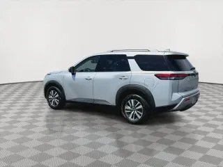 Nissan Pathfinder 2025 SL 4p SUV