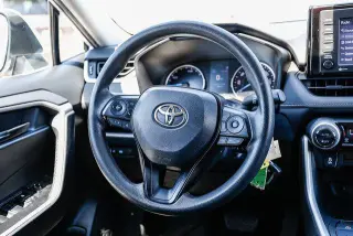 Toyota RAV4 Híbrido 2020 AWD LE SUV de 4 puertas
