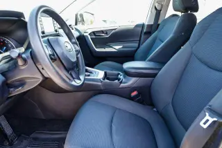 Toyota RAV4 Híbrido 2020 AWD LE SUV de 4 puertas