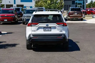 Toyota RAV4 Híbrido 2020 AWD LE SUV de 4 puertas